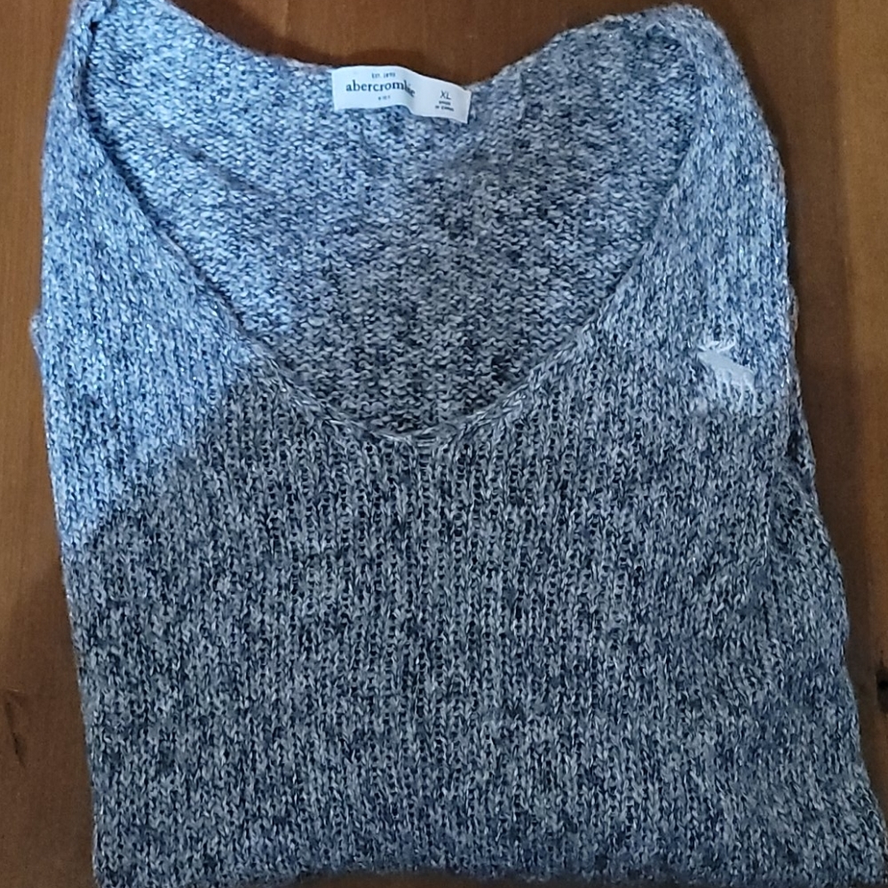 ABERCROMBIE KIDS SWEATER